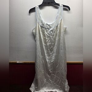 Elegant White Lace Trim Nightgown